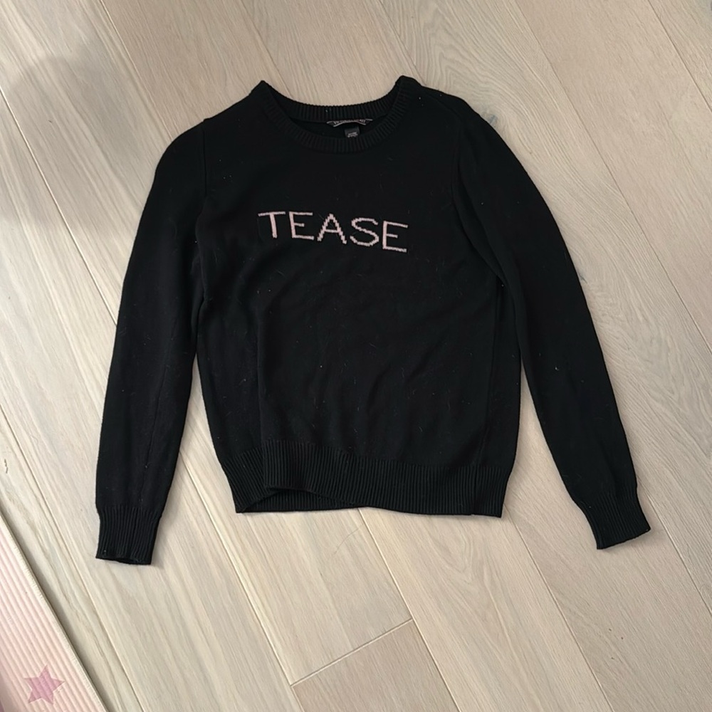 VICTORIA SECRET Size small 
TEASE SWEATER